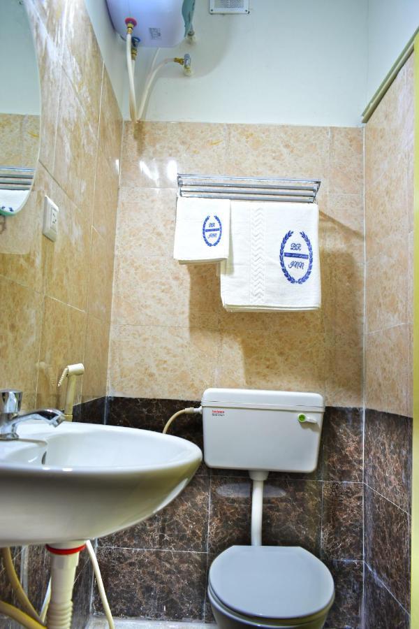 B R Inn Бангалор Екстериор снимка